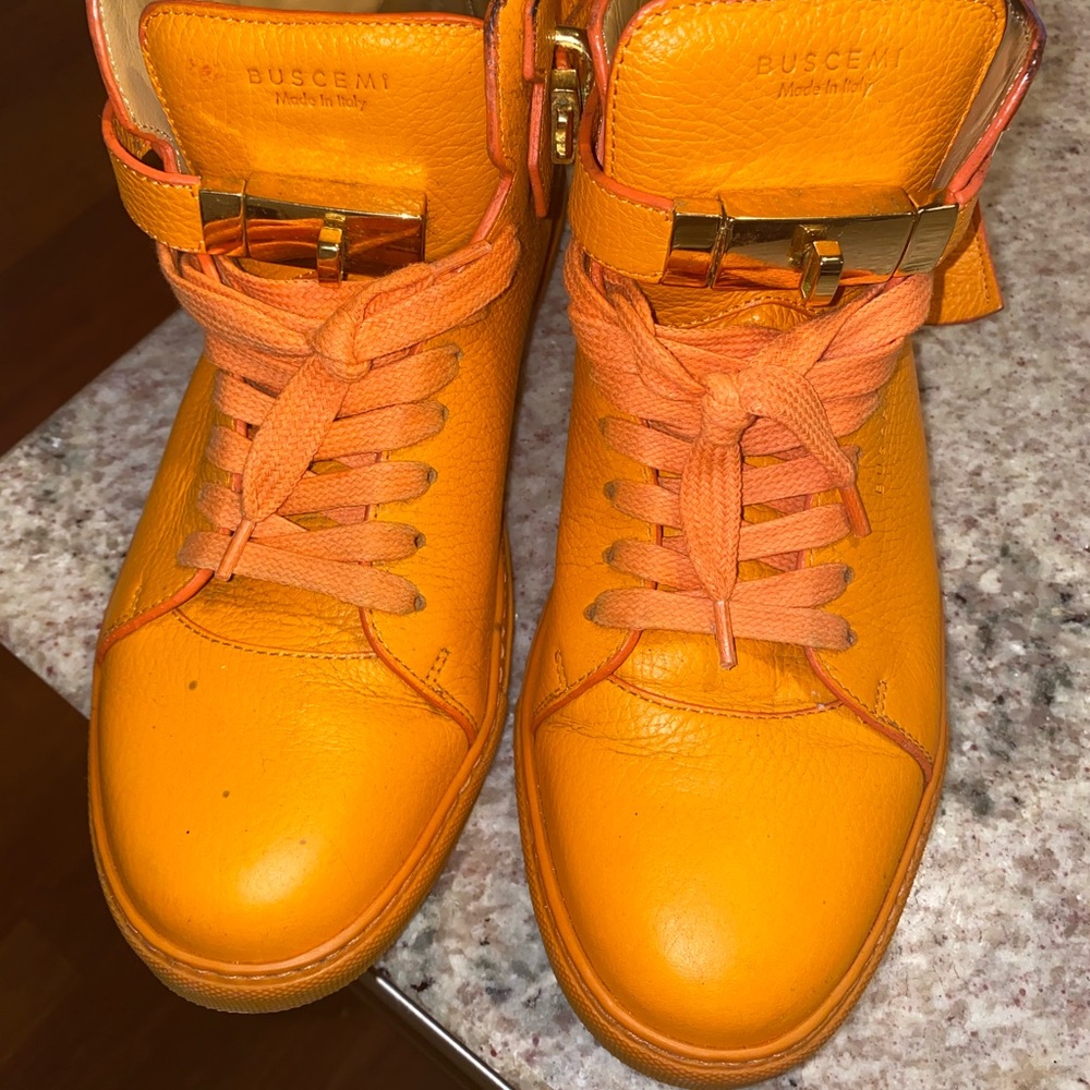 Busecemi sneakers size 10